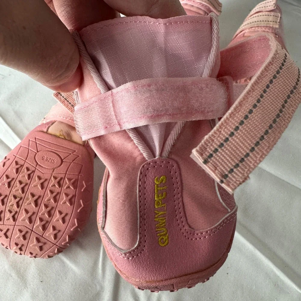 Qumy Pets Pink Dog Boots‎ Size 5 Reflective Straps Anti-Slip Sole Set of 4